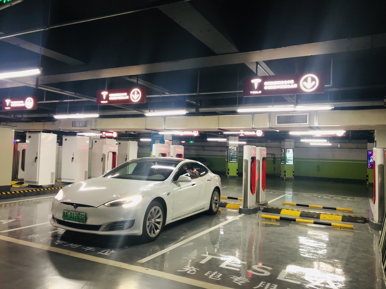 加速升级 特斯拉在中国大陆第300个超级充电站落成