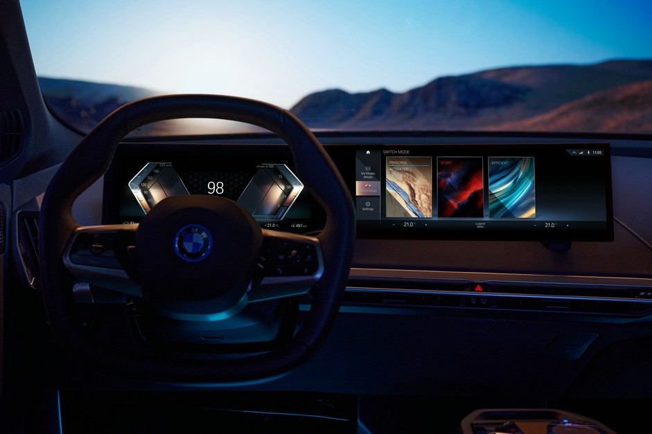 搭载全新BMW iDrive系统 宝马i4全球首发
