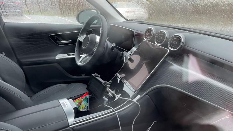 外观设计更具运动感 全新奔驰GLC轿跑SUV预告图发布