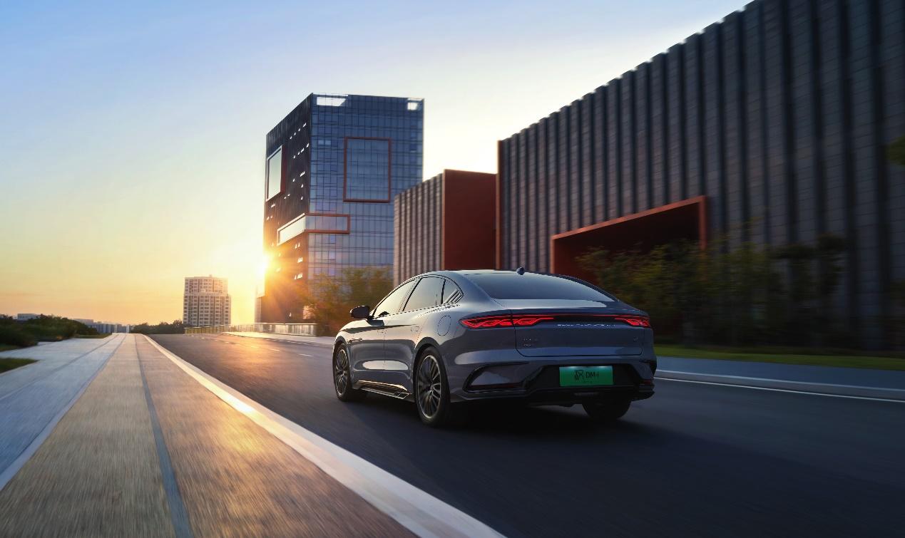 2025款漢上市售價16.58萬元起，引領中大型轎車油耗進入3時代