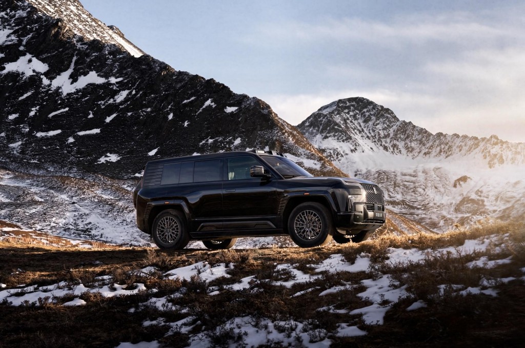 仰望2026款旗舰矩阵联袂上市 重塑高端出行体验