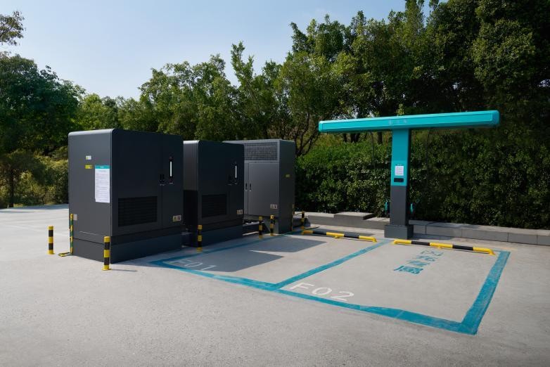 电动化上半场完美收官:比亚迪发布第二代刀片电池及闪充技术