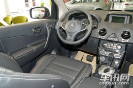 雷诺-科雷傲(进口)-2.5 四驱豪华导航版