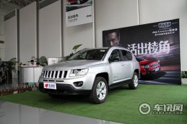 吉普-指南者-2.4 运动版