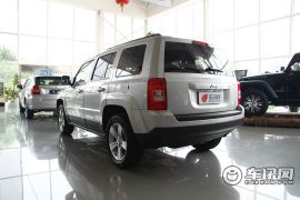 吉普-自由客-2.4 运动版