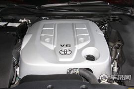 一汽丰田-皇冠-V6 2.5 Royal 真皮天窗导航版