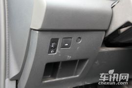 东风标致-408-2.0L手动豪华版