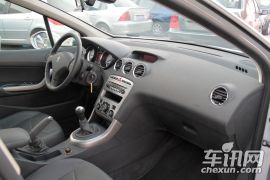 东风标致-408-2.0L手动豪华版