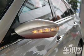 北京现代-索纳塔-2.4自动尊贵版