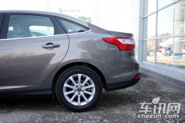 长安福特-福克斯-三厢 2.0 AT 旗舰型