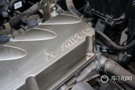 长城汽车-长城V80-2.4 自动豪华型