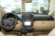 福建奔驰-威霆-2.5L 商务版8座