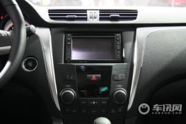 铃木-凯泽西(进口)-2.4L两驱豪华导航版