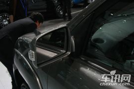 东风悦达起亚-狮跑-2.0 Premium AT 两驱版