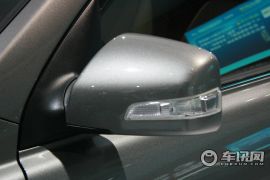 东风悦达起亚-狮跑-2.0 Premium AT 两驱版