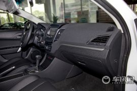 上海汽车-MG5-1.5L AT领航版