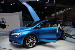 比亚迪戴姆勒-DENZA