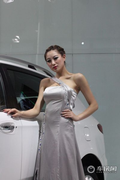 东风裕隆2号车模