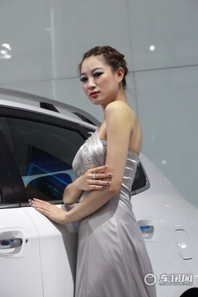 东风裕隆2号车模