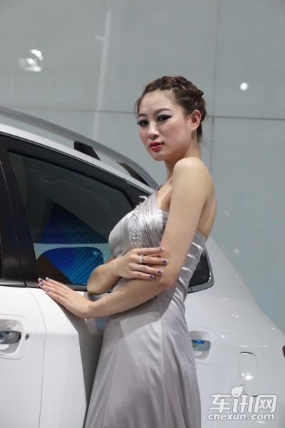 东风裕隆2号车模