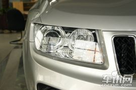 吉普-指南者-2.0 运动版