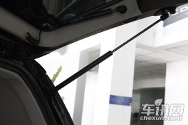 双龙汽车-雷斯特Ⅱ-2.7T 四驱豪华导航版