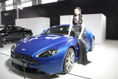阿斯顿·马丁-V8 Vantage