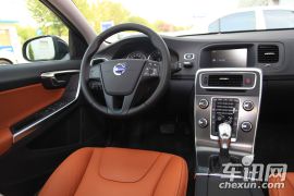 沃尔沃-沃尔沃V60-2.0T T5 智尚版