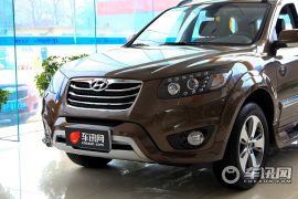 现代-新胜达（进口）-2.4 豪华版 七座四驱