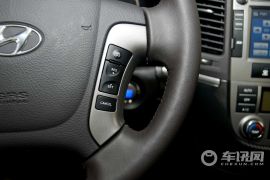 现代-新胜达（进口）-2.4 豪华版 七座四驱