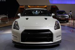 日产-GT-R