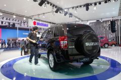 铃木-超级维特拉