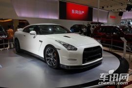 日产-GT-R