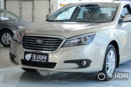 一汽奔腾-奔腾B90-2.3L 自动旗舰型