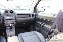 Jeep-指南者-2.4L 运动版