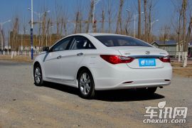 北京现代-索纳塔八-2.0自动尊贵版