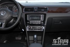 上海大众-桑塔纳-1.6L 自动豪华版