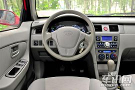 天津一汽-夏利N5-1.3MT豪华型