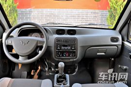 上汽通用五菱-五菱之光-1.0L新版实用型短车身L2Y 