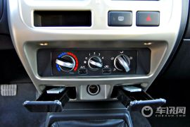 郑州日产-帕拉丁 2006款 2.4L 两驱标准型 