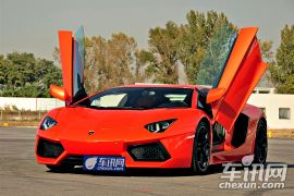 兰博基尼-Aventador-LP700-4