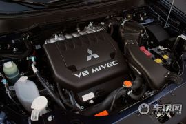 三菱-欧蓝德 EX-2.4L 四驱精英GT版7座