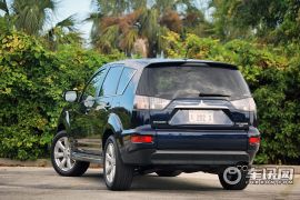 三菱-欧蓝德 EX-2.4L 四驱精英GT版7座