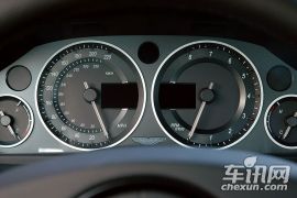 阿斯顿·马丁-阿斯顿马丁 DBS