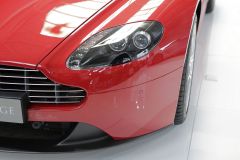 阿斯顿·马丁-Vantage V8