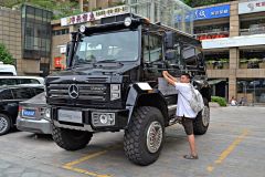 2013成都车展探馆 钢铁巨兽奔驰乌尼莫克