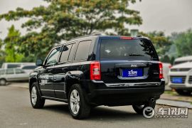 Jeep-自由客-2.4L 运动版