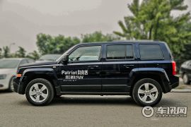 Jeep-自由客-2.4L 运动版