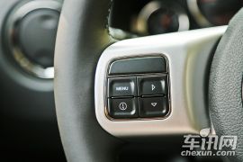 Jeep-指南者-2.0L 两驱豪华版