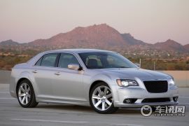 克莱斯勒-克莱斯勒300C SRT8